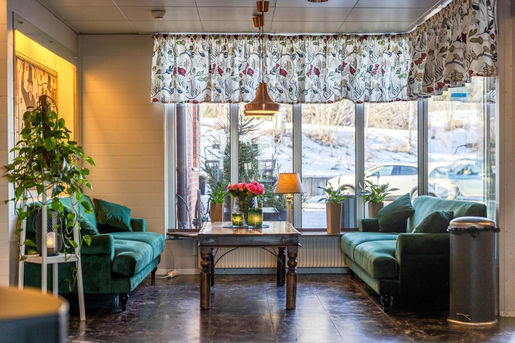Hotell Kung Goesta By First Мора Экстерьер фото
