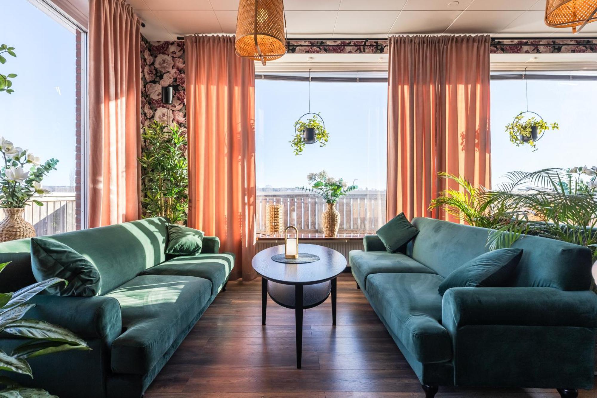 Hotell Kung Goesta By First Мора Экстерьер фото