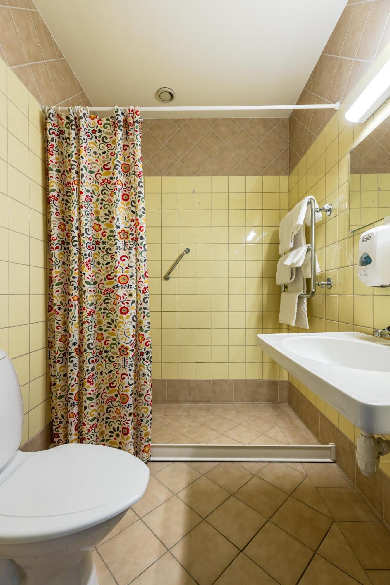 Hotell Kung Goesta By First Мора Экстерьер фото